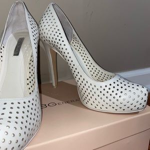 BCBG Dot Pumps